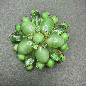 Vintage 1950s–1960s Green Statement Brooch | Art Glass Flower | Gold Tone
